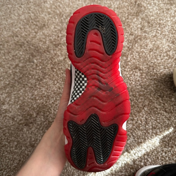 Jordan 11 Retro Bred 2019 - Picture 2 of 8